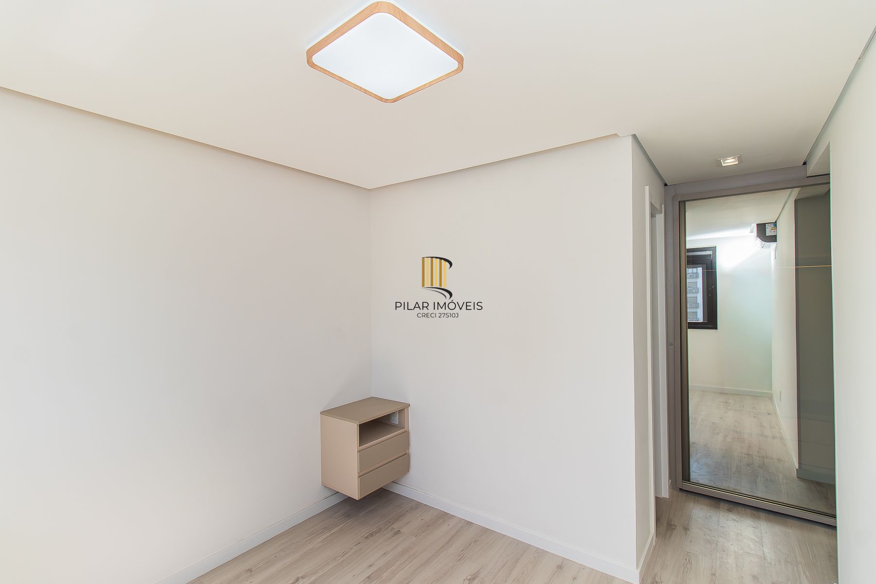 Incrível apartamento mobiliado 2 suítes novo no Menino Deus