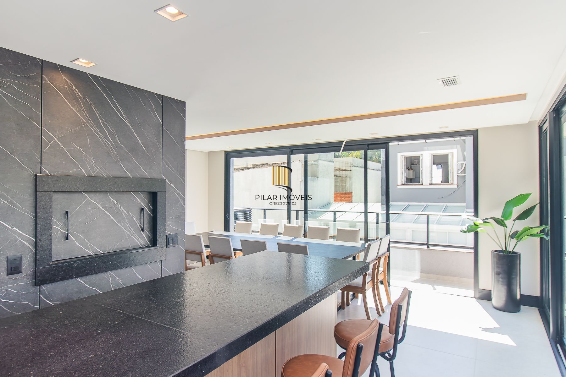 Incrível apartamento mobiliado 2 suítes novo no Menino Deus