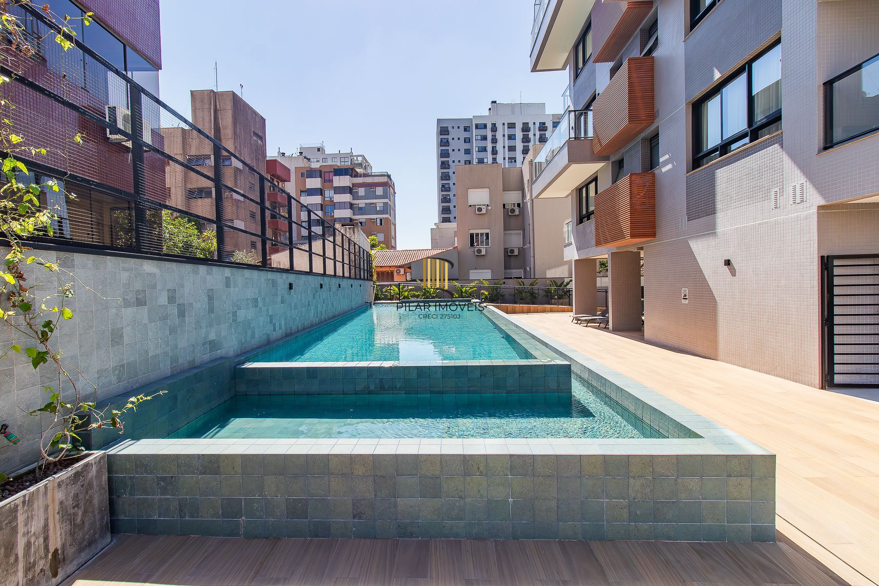 Incrível apartamento mobiliado 2 suítes novo no Menino Deus