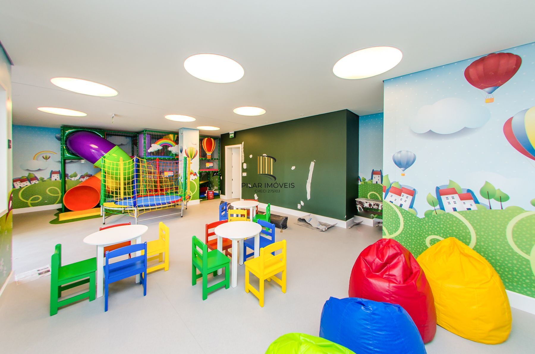 Apto. impecável semimobiliado em condomínio com lazer no Higienópolis