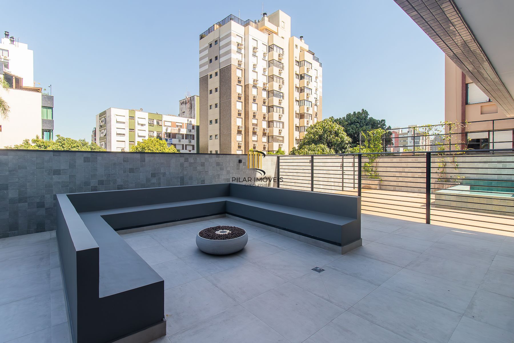 Incrível apartamento mobiliado 2 suítes novo no Menino Deus