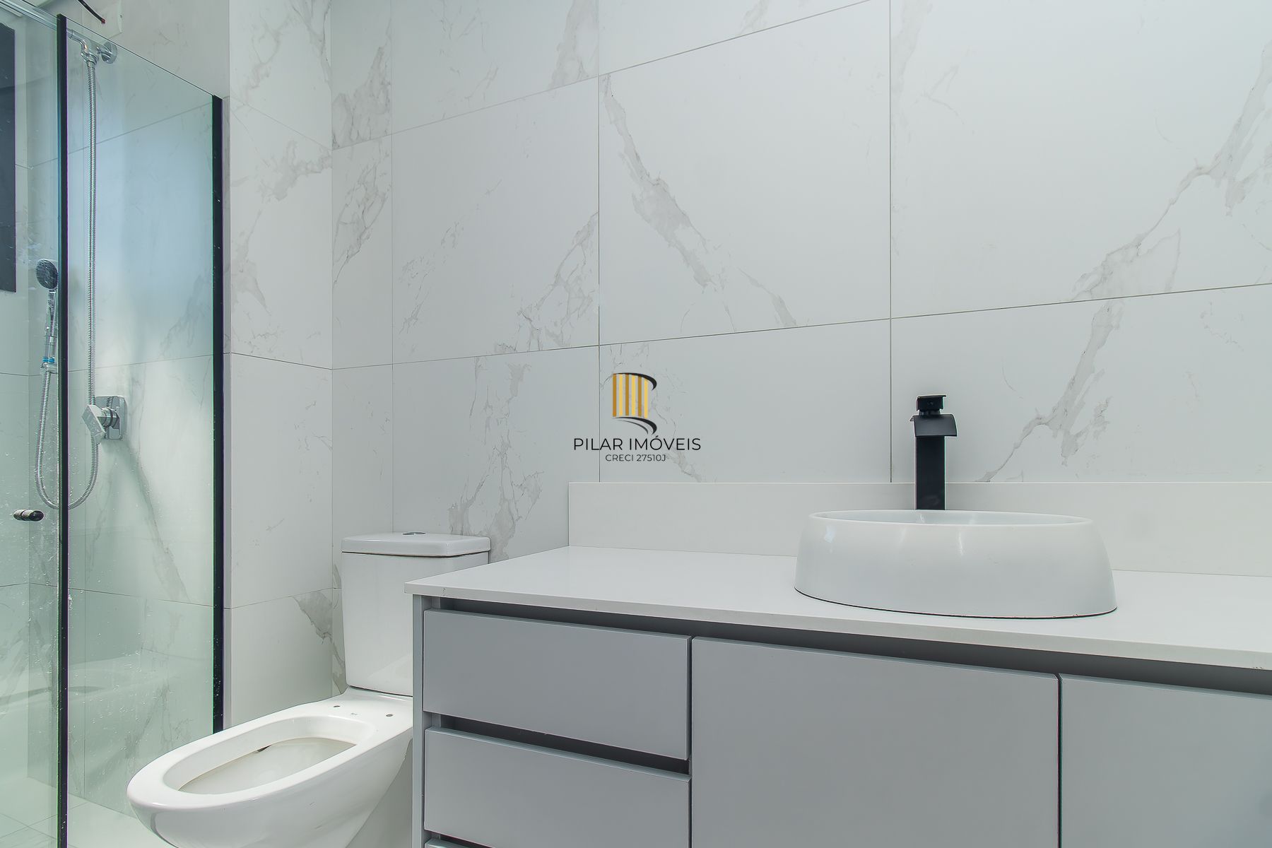 Incrível apartamento mobiliado 2 suítes novo no Menino Deus