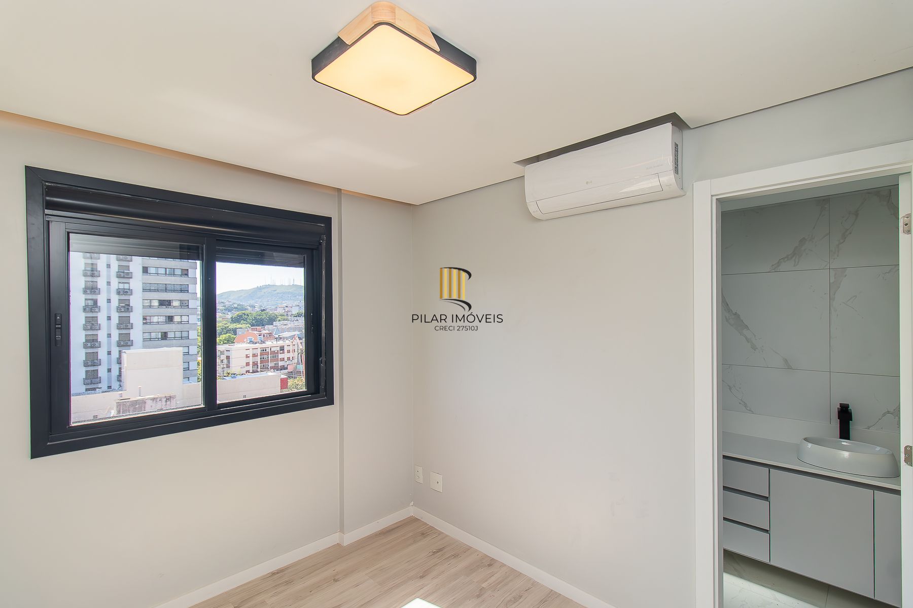 Incrível apartamento mobiliado 2 suítes novo no Menino Deus