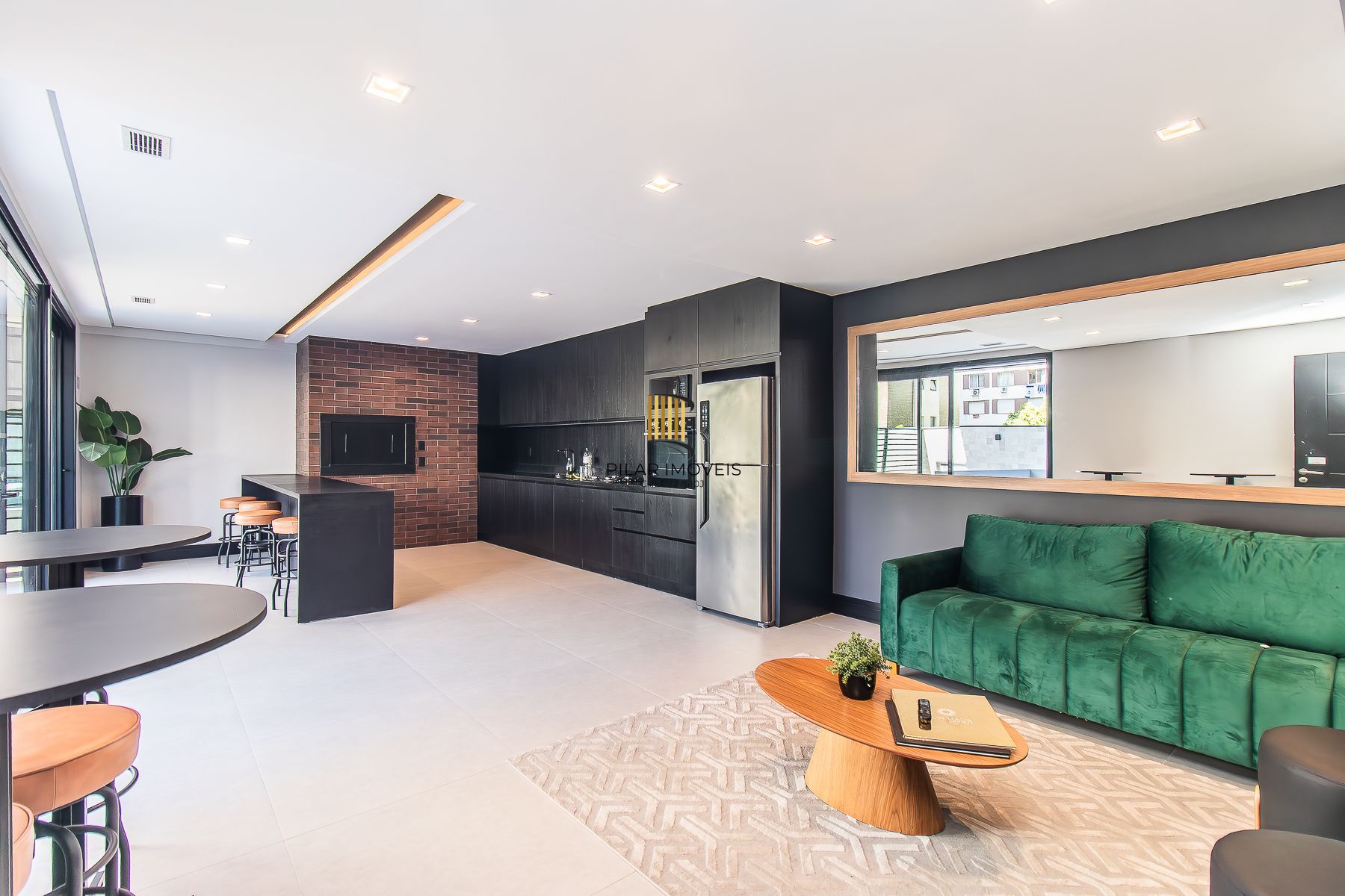 Incrível apartamento mobiliado 2 suítes novo no Menino Deus