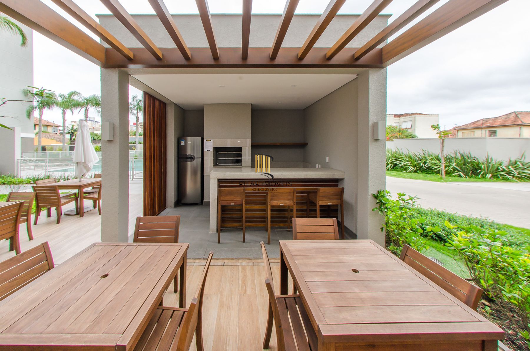 Apto. impecável semimobiliado em condomínio com lazer no Higienópolis