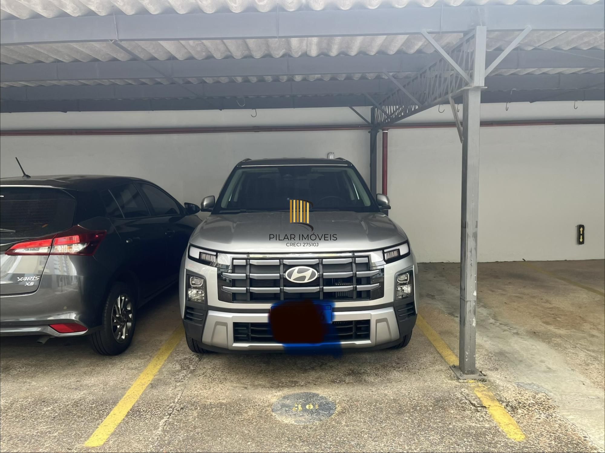 Apartamento semimobiliado em condomínio com infra de lazer no Cristo Redentor