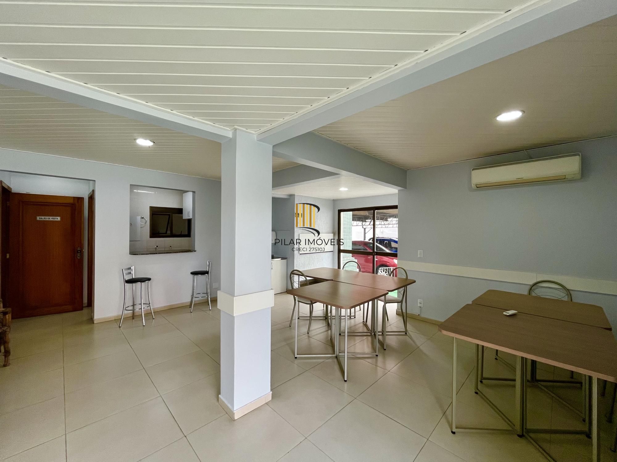 Apartamento semimobiliado em condomínio com infra de lazer no Cristo Redentor