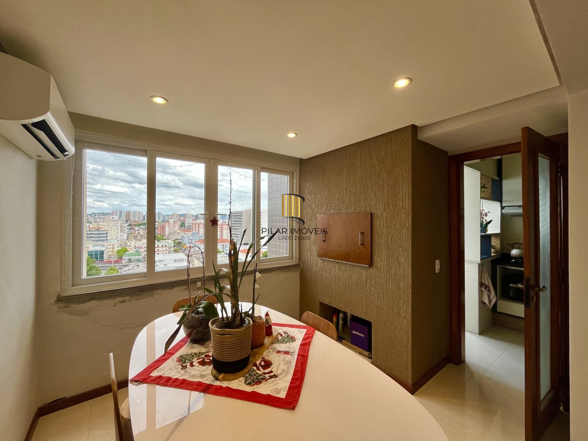 Apartamento semimobiliado em condomínio com infra de lazer no Cristo Redentor