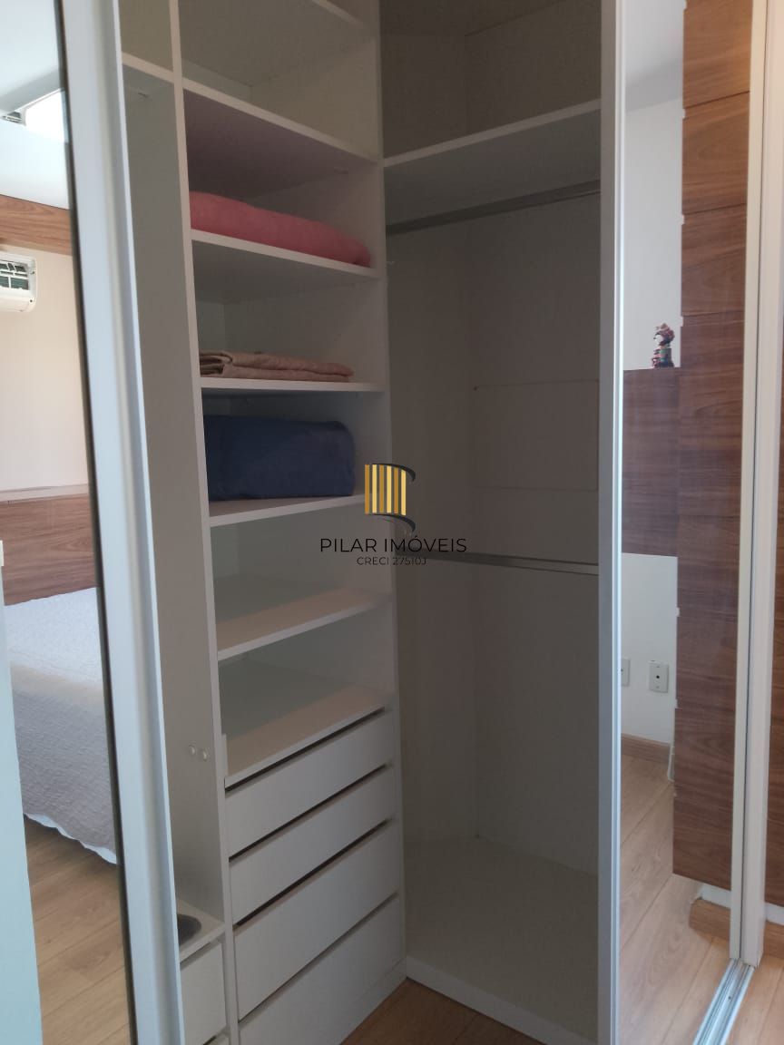 Apartamento no bairro Tristeza, com 2 dormitórios, suíte, vaga para 2 carros