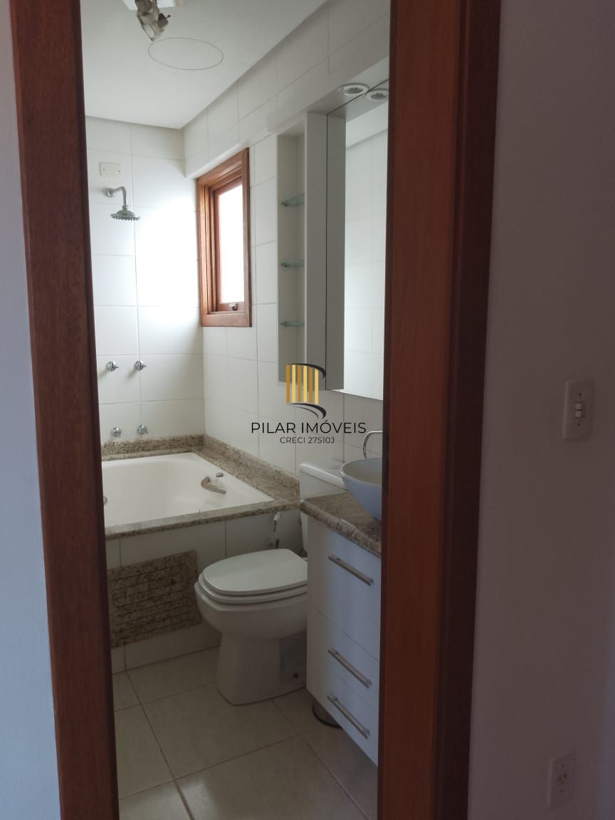 Apartamento no bairro Tristeza, com 2 dormitórios, suíte, vaga para 2 carros