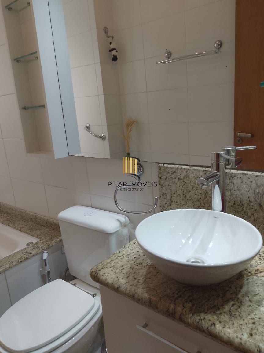 Apartamento no bairro Tristeza, com 2 dormitórios, suíte, vaga para 2 carros