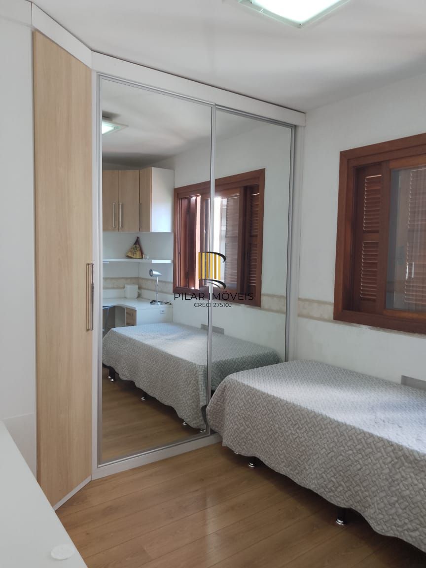 Apartamento no bairro Tristeza, com 2 dormitórios, suíte, vaga para 2 carros