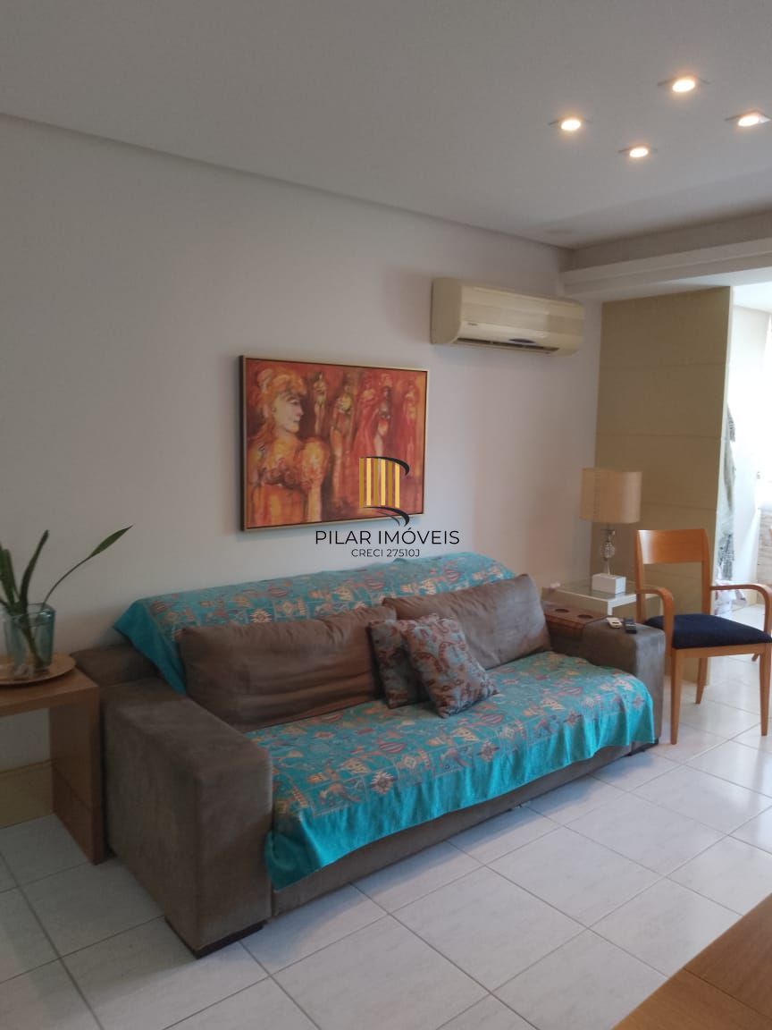 Apartamento no bairro Tristeza, com 2 dormitórios, suíte, vaga para 2 carros