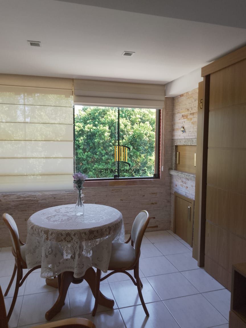 Apartamento no bairro Tristeza, com 2 dormitórios, suíte, vaga para 2 carros
