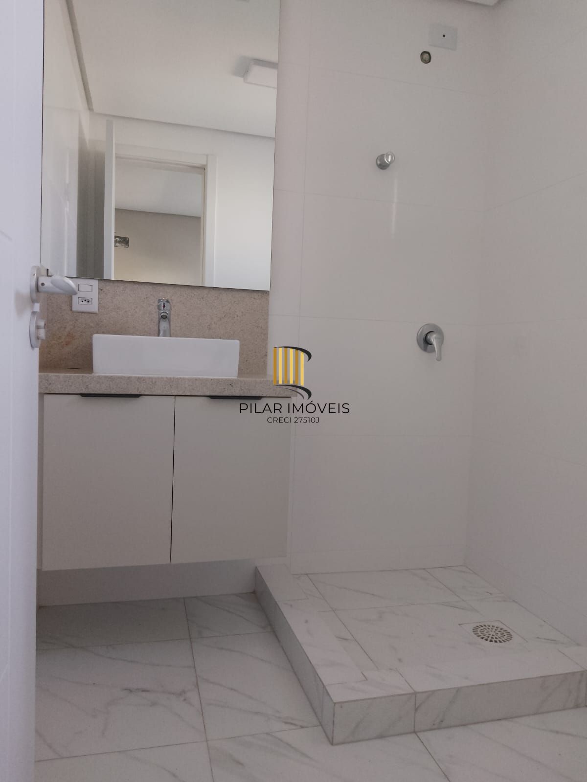 Apartamento GARDEN novo com 3 dormitórios 3 suítes 3 vagas no Passo Dareia