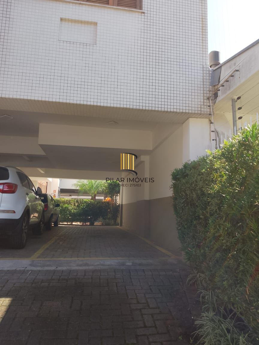 Apartamento no bairro Tristeza, com 2 dormitórios, suíte, vaga para 2 carros