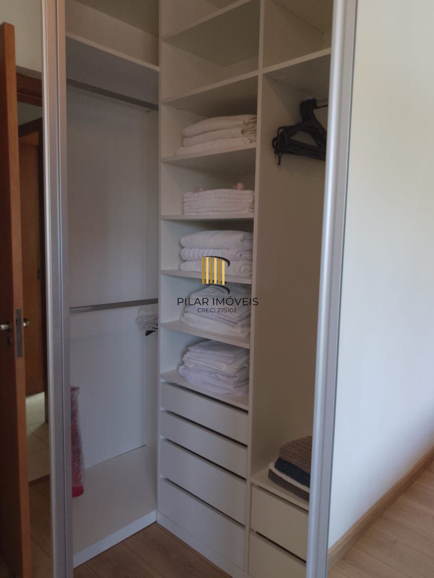Apartamento no bairro Tristeza, com 2 dormitórios, suíte, vaga para 2 carros