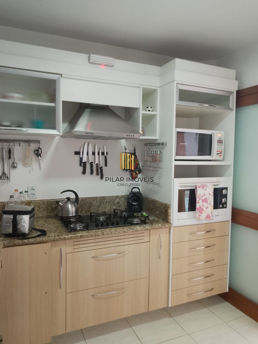 Apartamento no bairro Tristeza, com 2 dormitórios, suíte, vaga para 2 carros