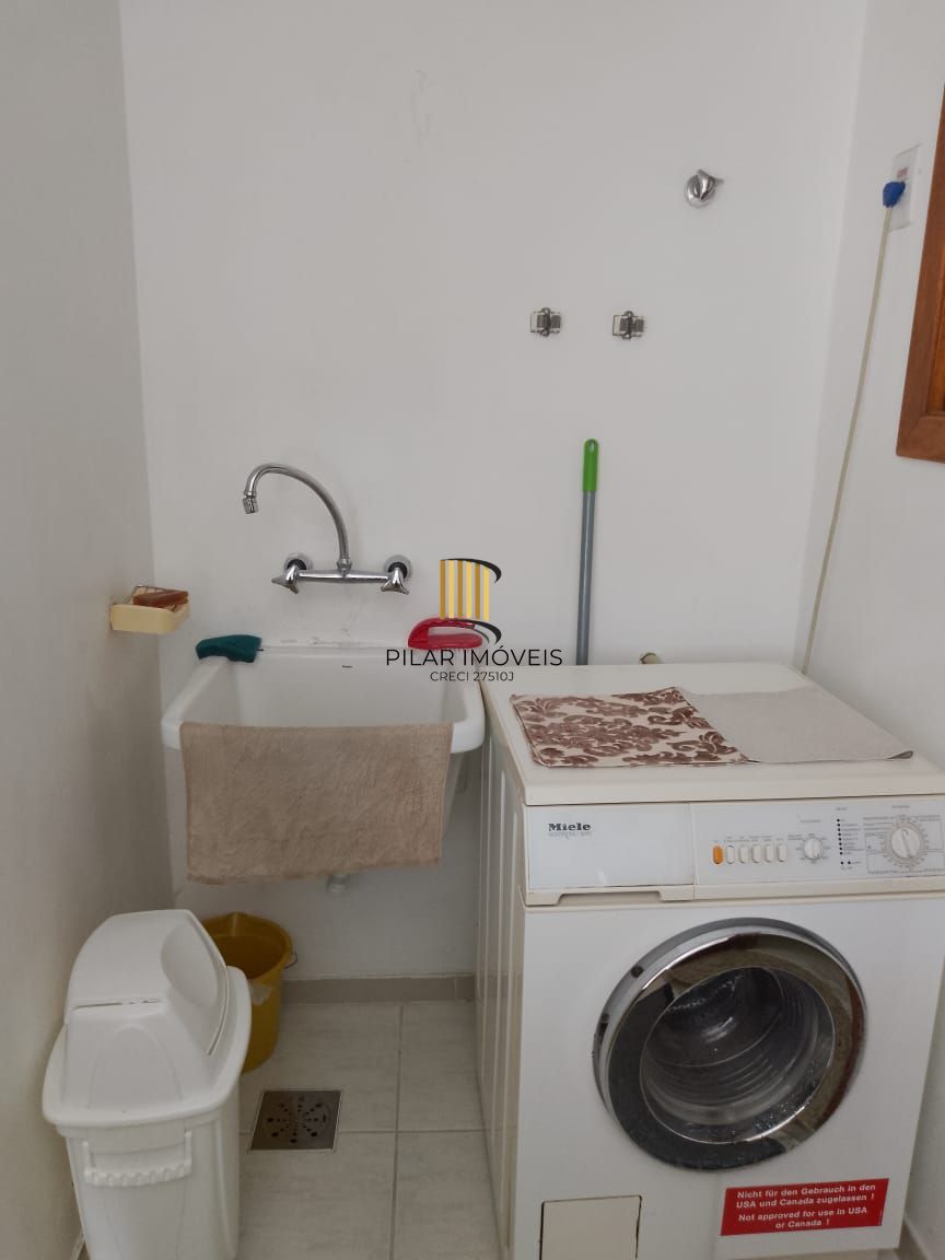 Apartamento no bairro Tristeza, com 2 dormitórios, suíte, vaga para 2 carros