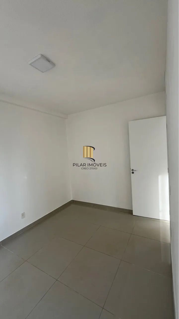 Apartamento Reformado com 03 dormitórios e vaga de garagem no Alto Petrópolis