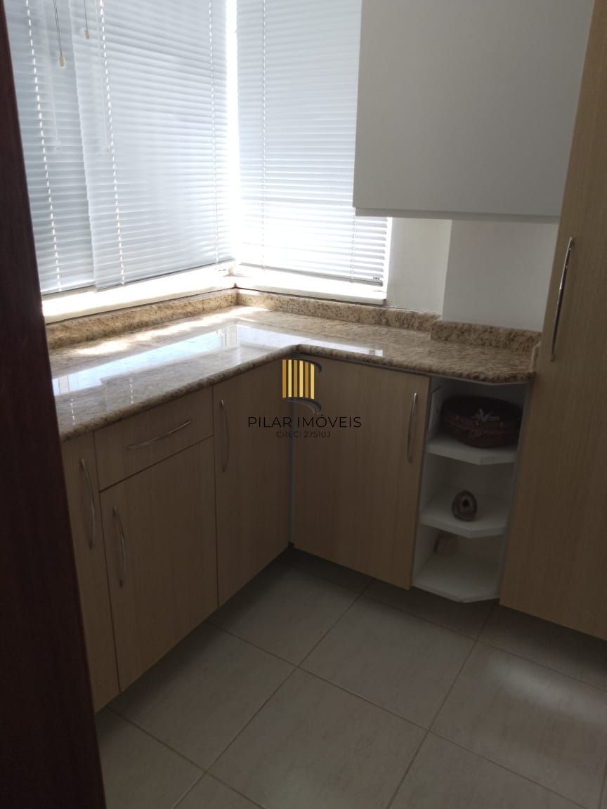 Apartamento no bairro Tristeza, com 2 dormitórios, suíte, vaga para 2 carros