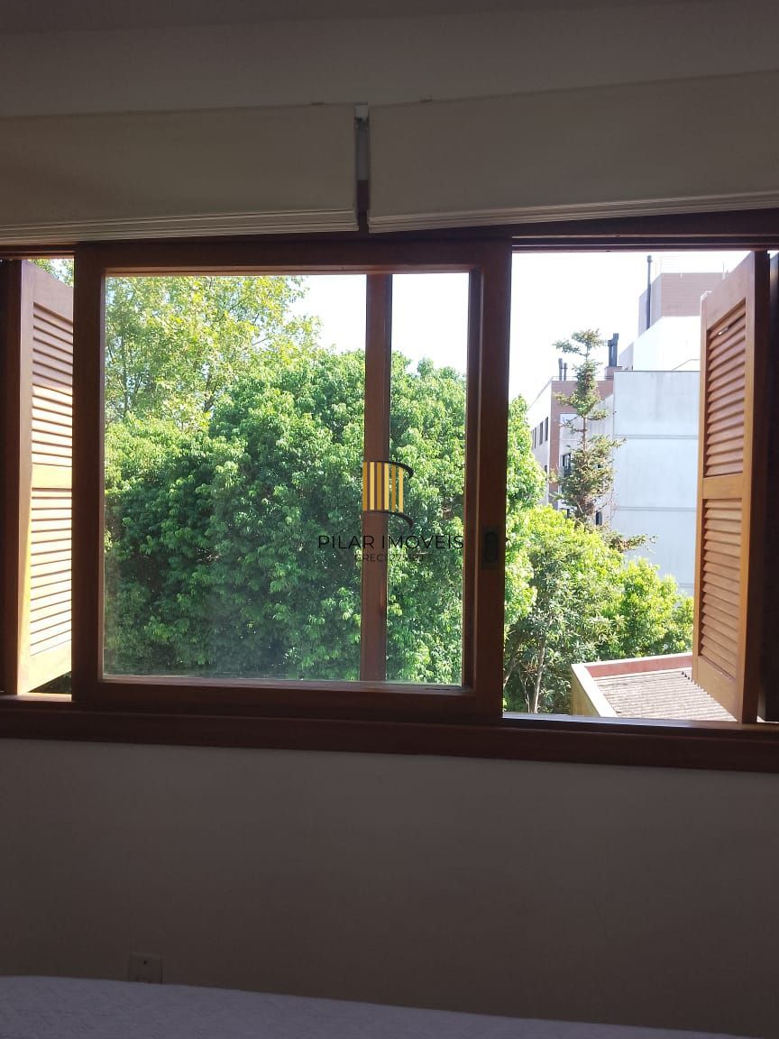 Apartamento no bairro Tristeza, com 2 dormitórios, suíte, vaga para 2 carros