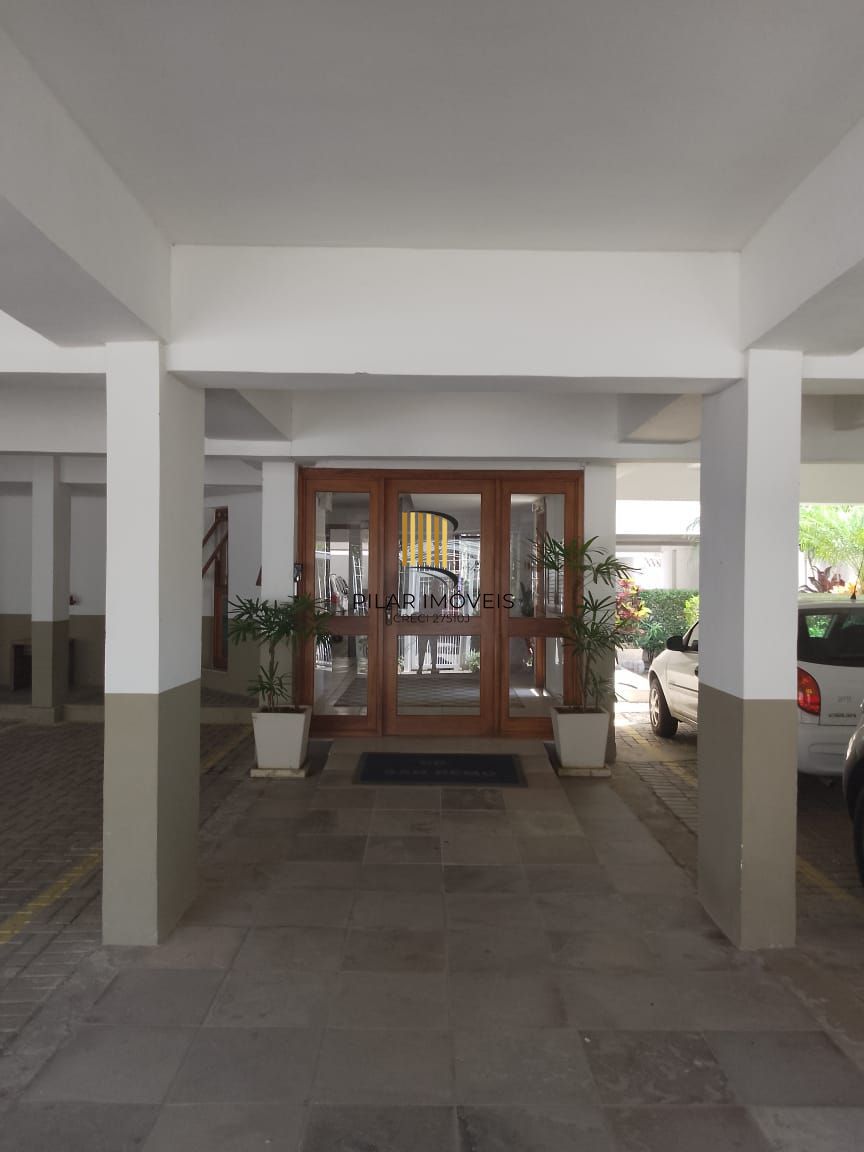 Apartamento no bairro Tristeza, com 2 dormitórios, suíte, vaga para 2 carros