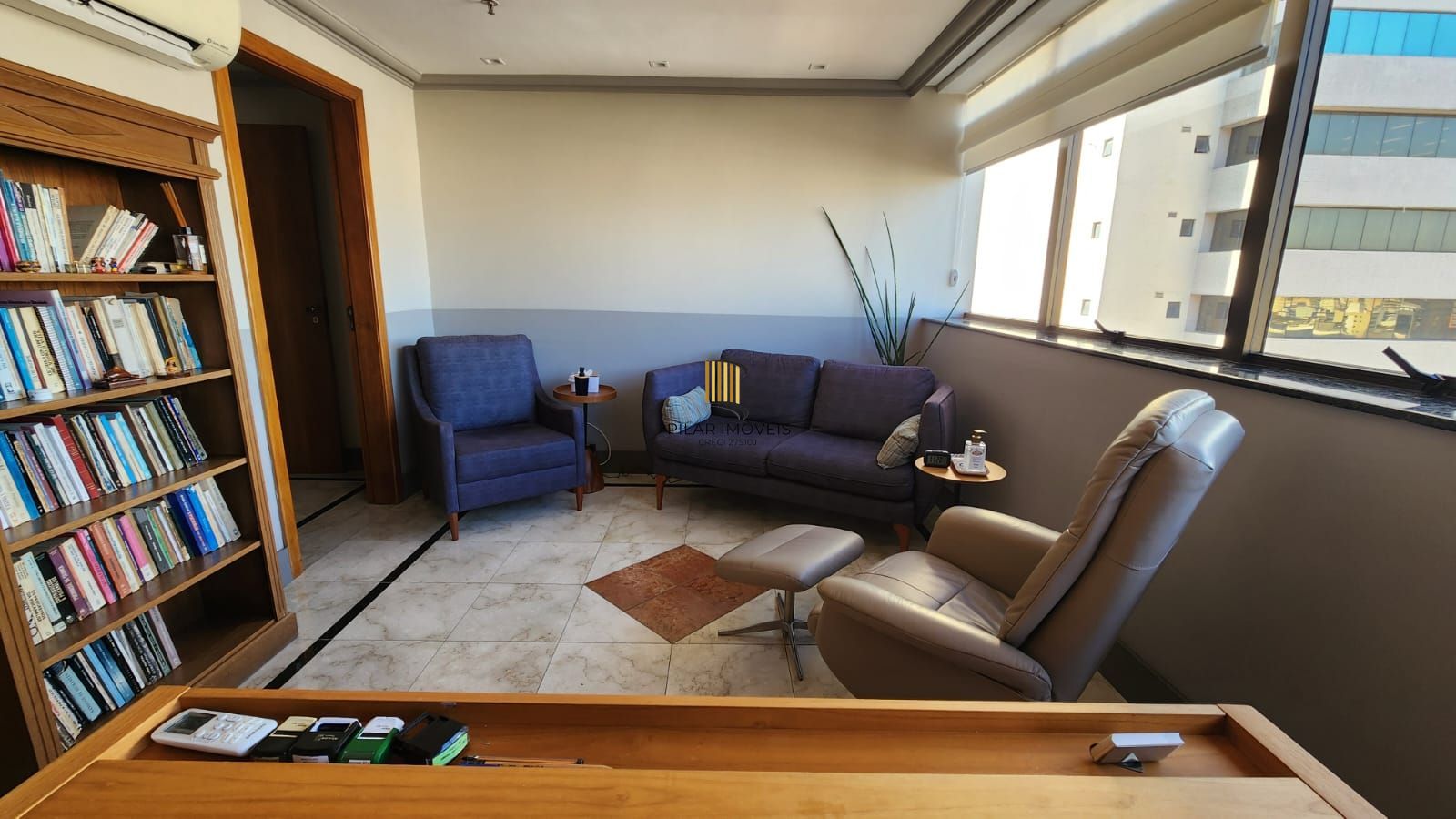Sala comercial com vaga de garagem no bairro Moinhos de Vento