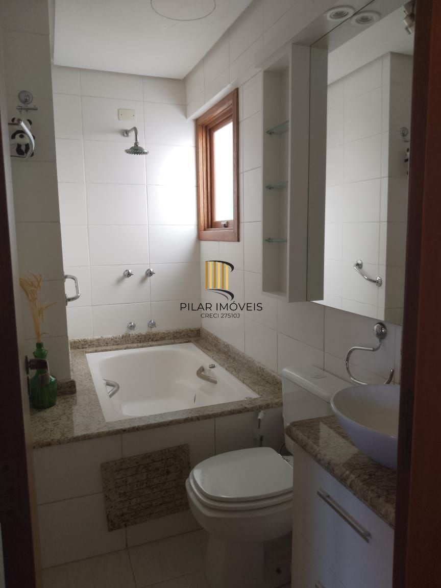 Apartamento no bairro Tristeza, com 2 dormitórios, suíte, vaga para 2 carros