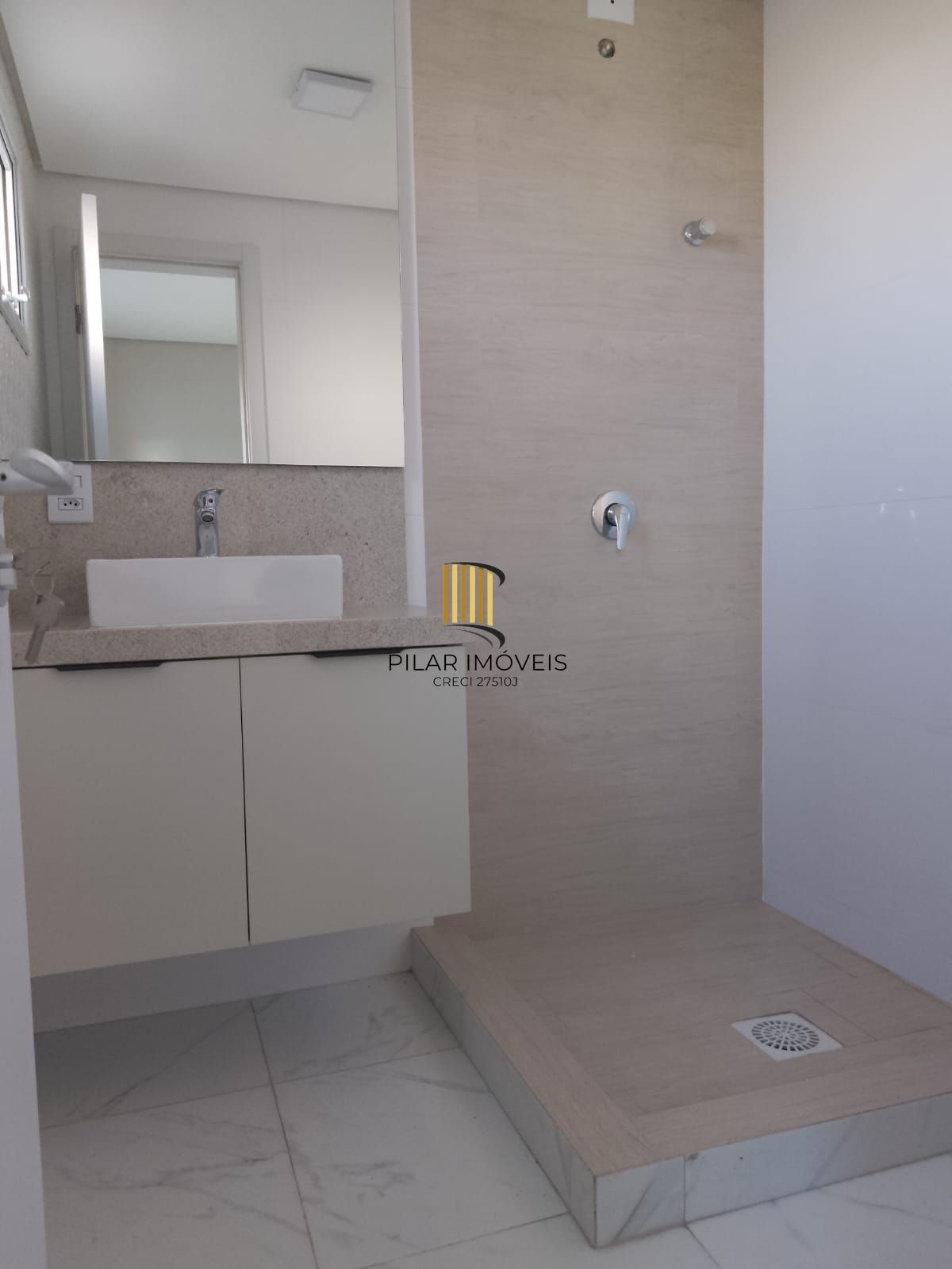 Apartamento GARDEN novo com 3 dormitórios 3 suítes 3 vagas no Passo Dareia
