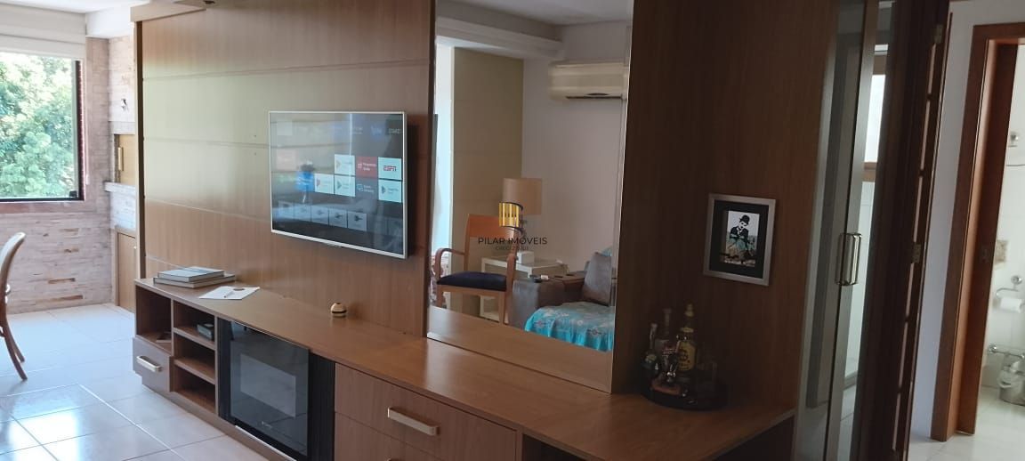 Apartamento no bairro Tristeza, com 2 dormitórios, suíte, vaga para 2 carros