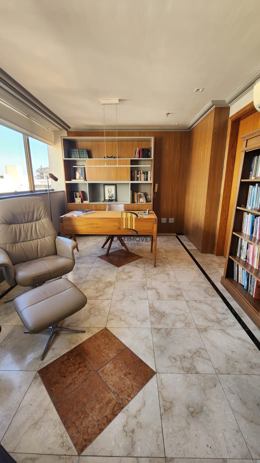 Sala comercial com vaga de garagem no bairro Moinhos de Vento