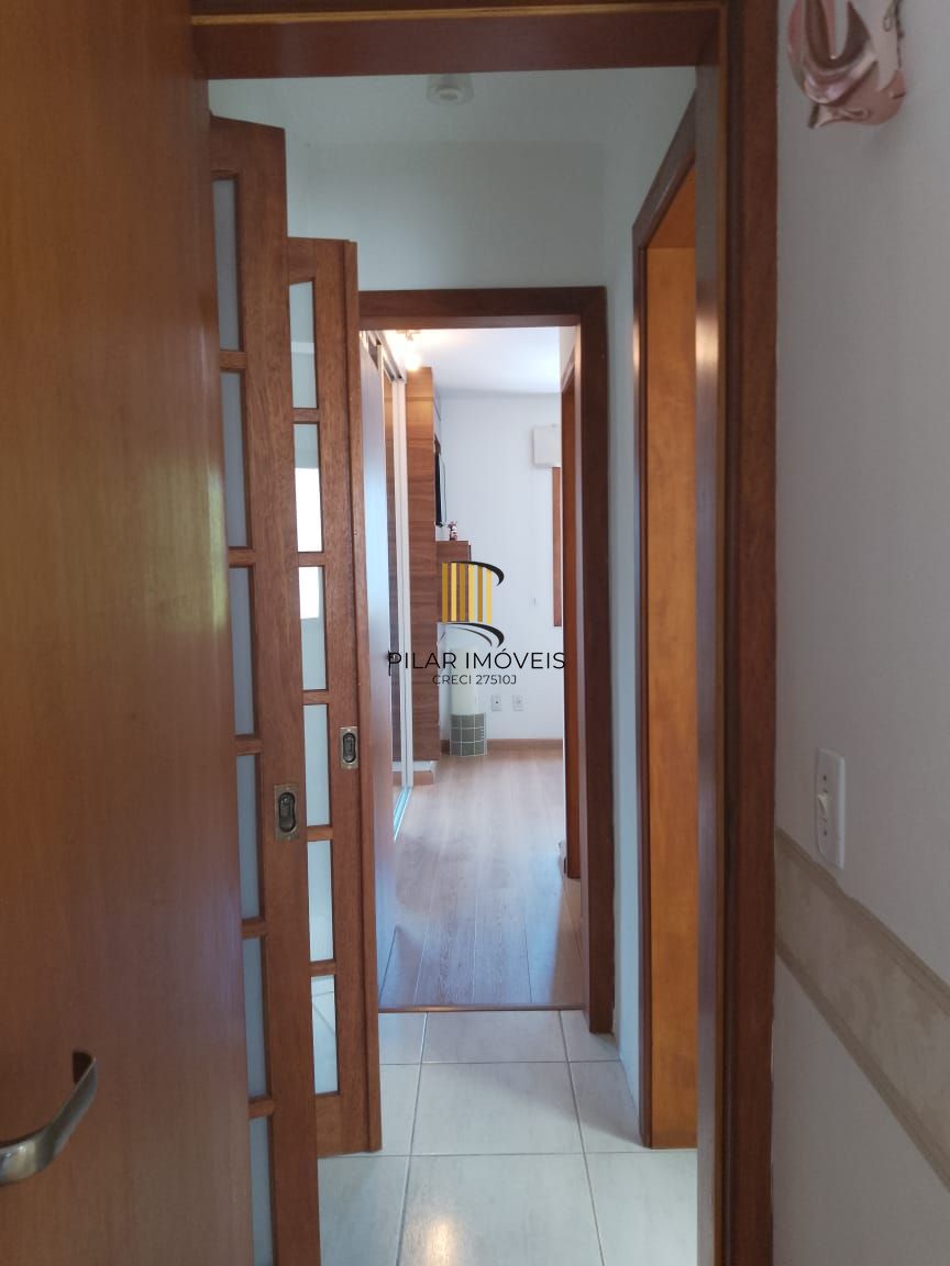 Apartamento no bairro Tristeza, com 2 dormitórios, suíte, vaga para 2 carros