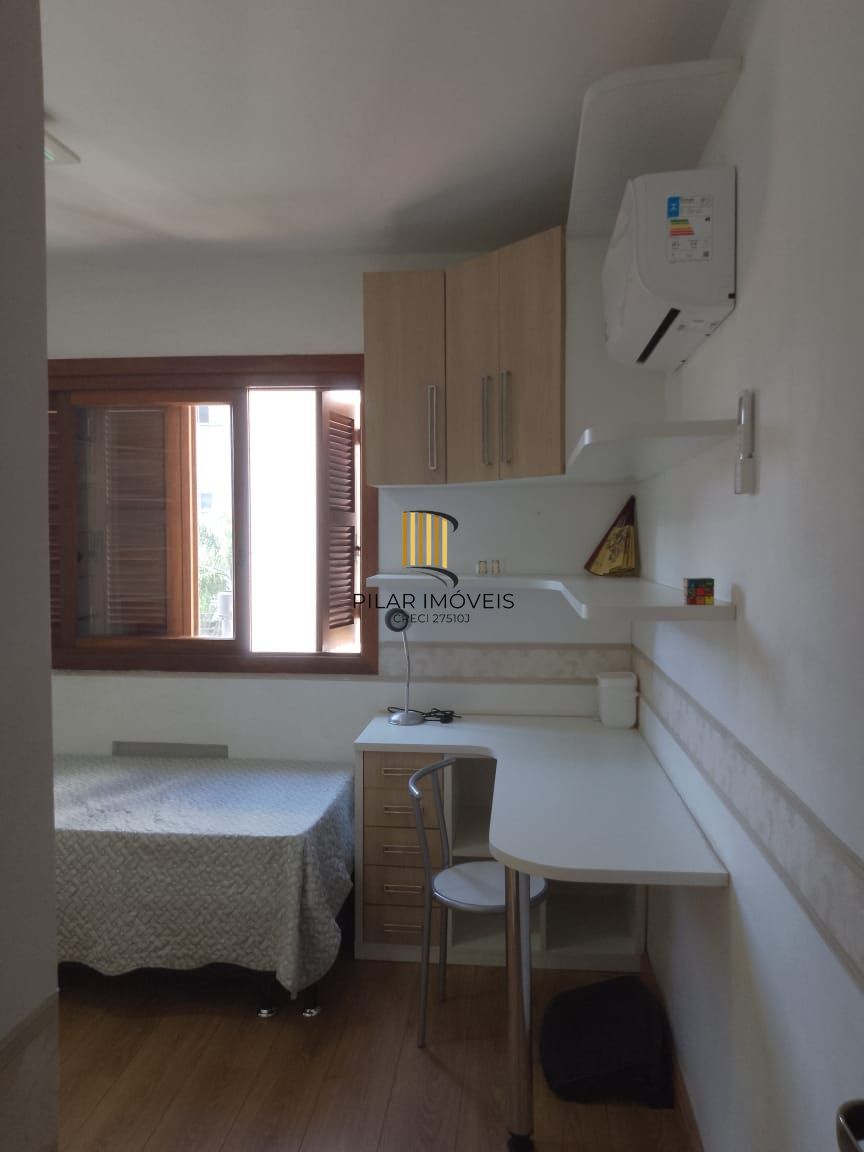 Apartamento no bairro Tristeza, com 2 dormitórios, suíte, vaga para 2 carros