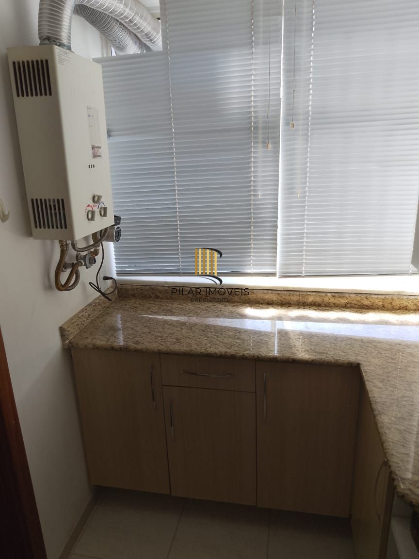 Apartamento no bairro Tristeza, com 2 dormitórios, suíte, vaga para 2 carros