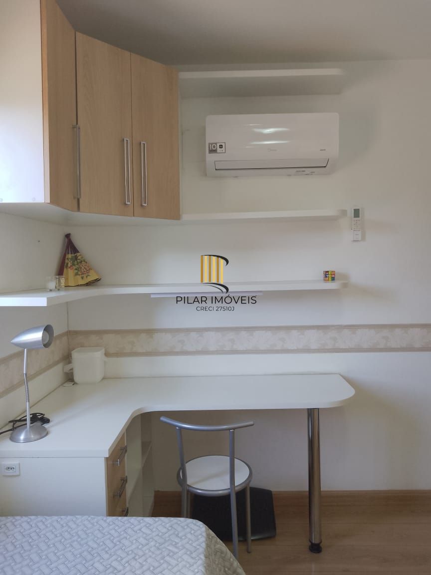 Apartamento no bairro Tristeza, com 2 dormitórios, suíte, vaga para 2 carros