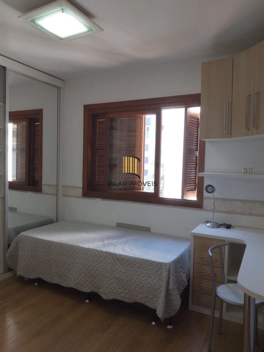Apartamento no bairro Tristeza, com 2 dormitórios, suíte, vaga para 2 carros