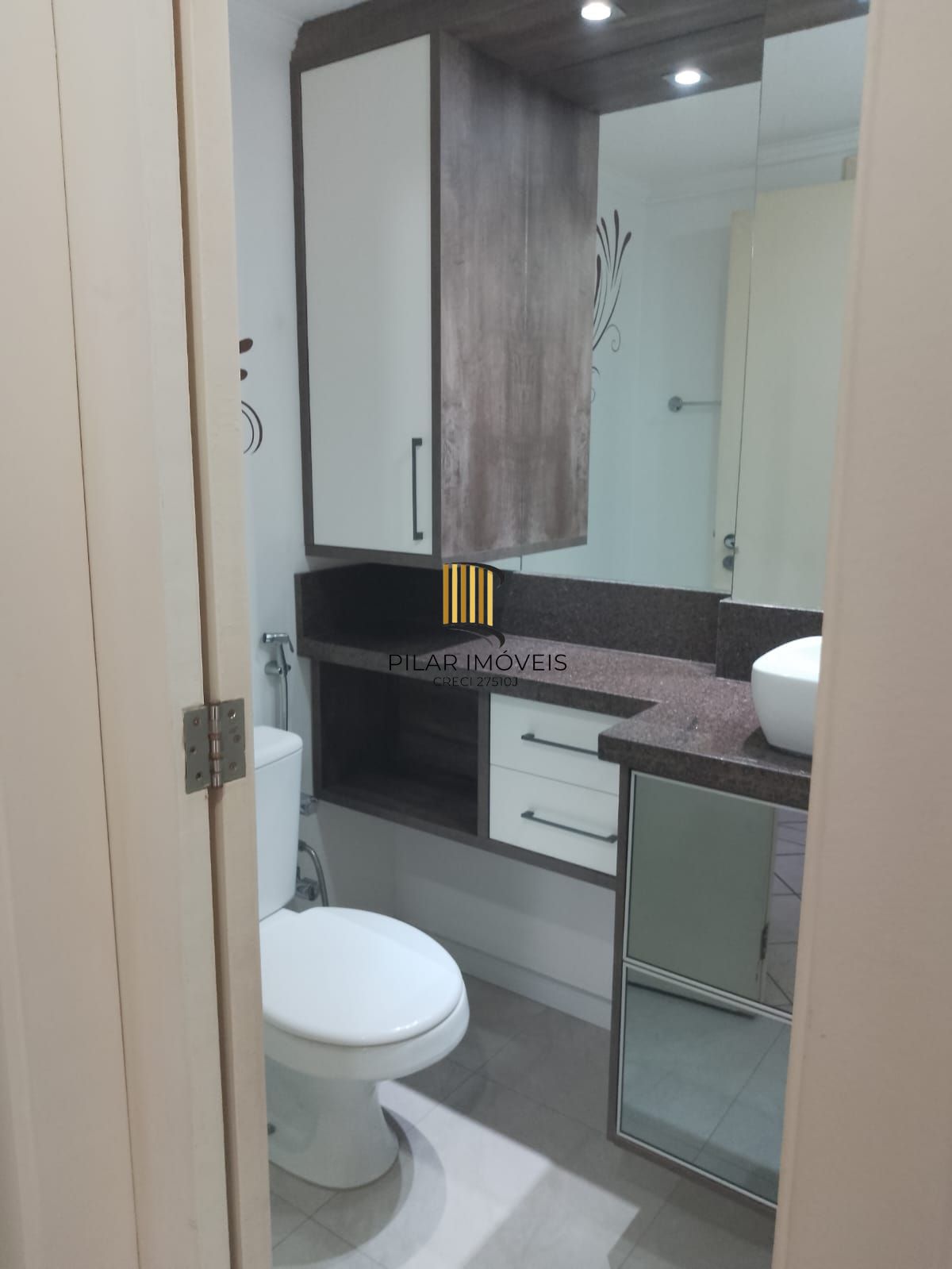 Apartamento 03 dormitórios 1 suíte 1 vaga de garagem no Bairro Menino Deus