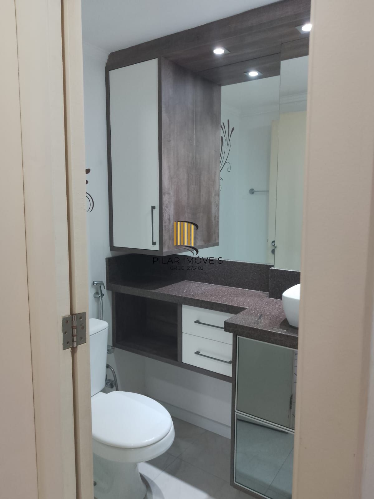 Apartamento 03 dormitórios 1 suíte 1 vaga de garagem no Bairro Menino Deus