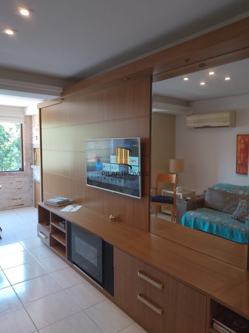 Apartamento no bairro Tristeza, com 2 dormitórios, suíte, vaga para 2 carros