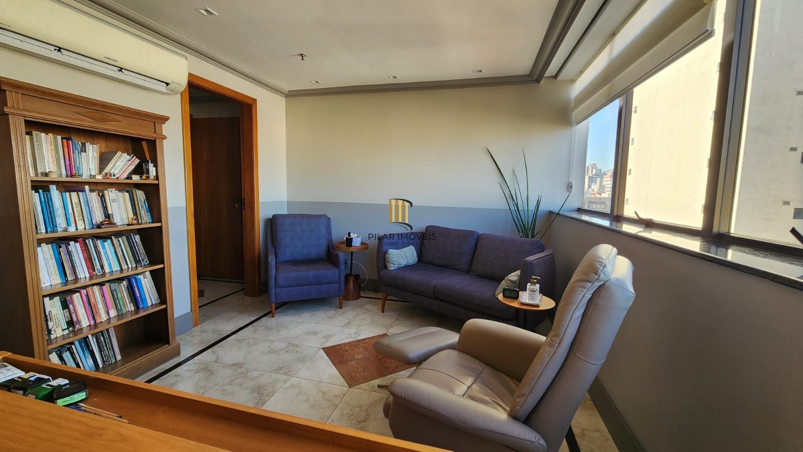 Sala comercial com vaga de garagem no bairro Moinhos de Vento