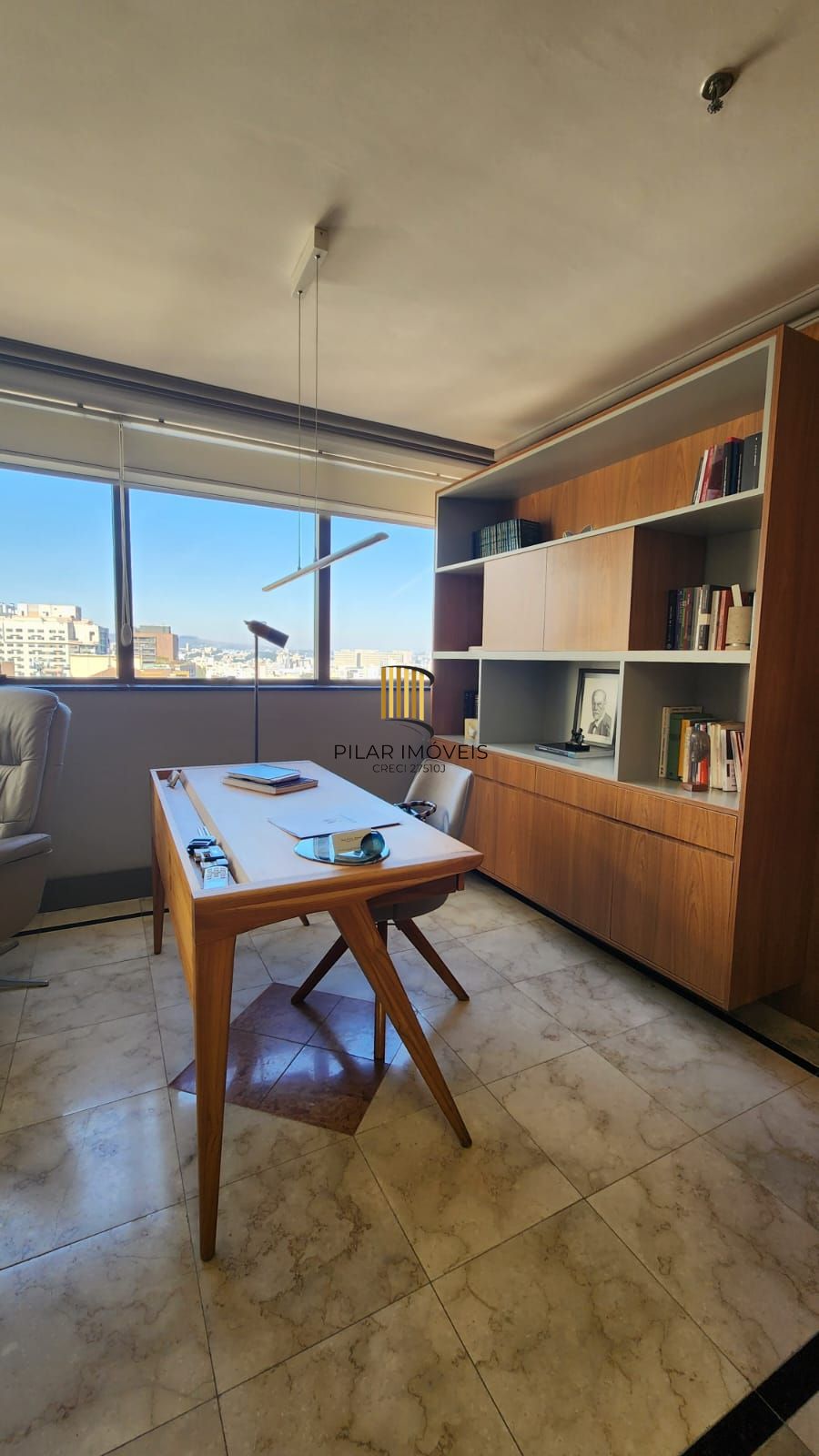 Sala comercial com vaga de garagem no bairro Moinhos de Vento