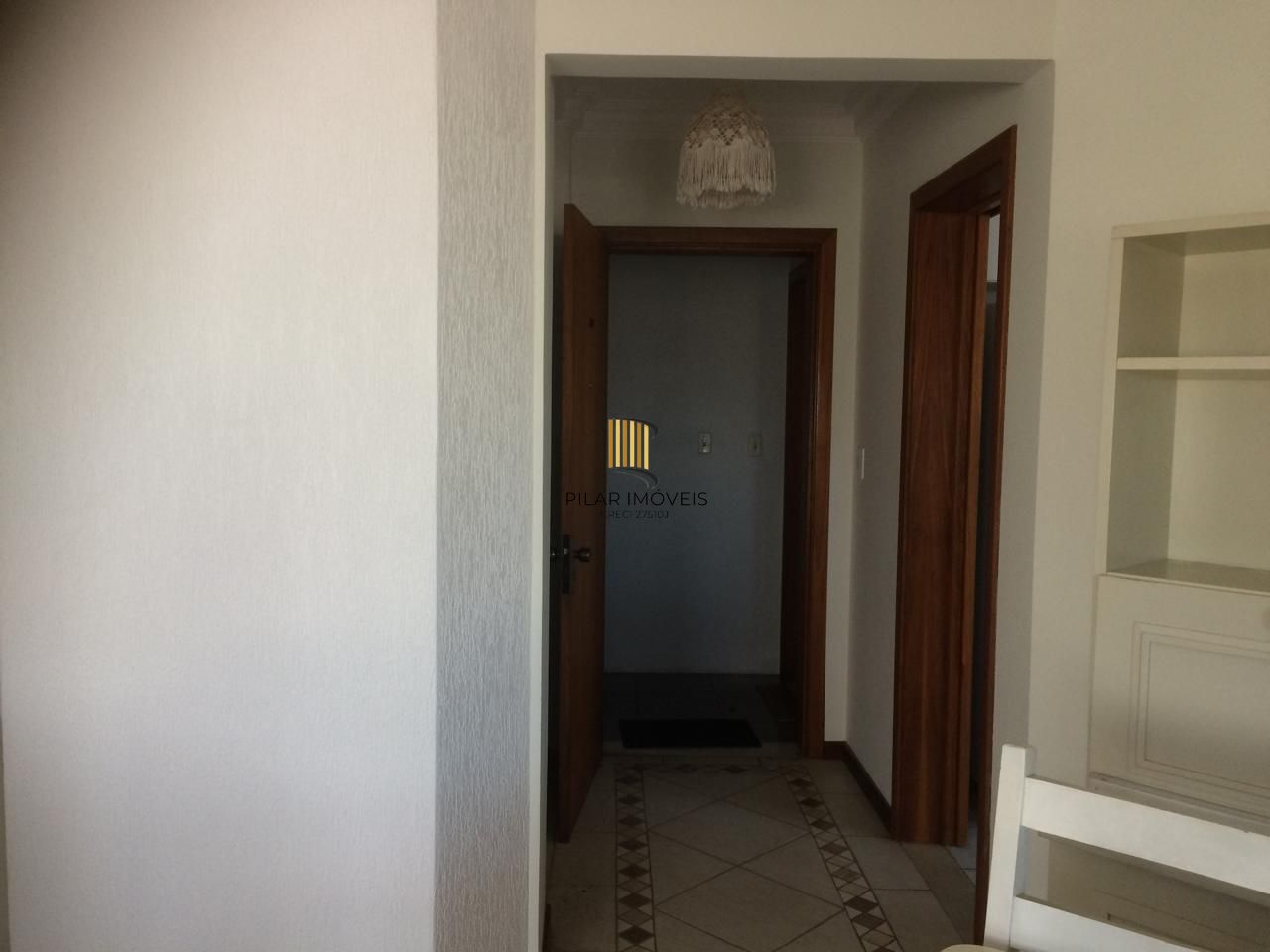 Apartamento com 04 dormitórios e vaga de garagem escriturada