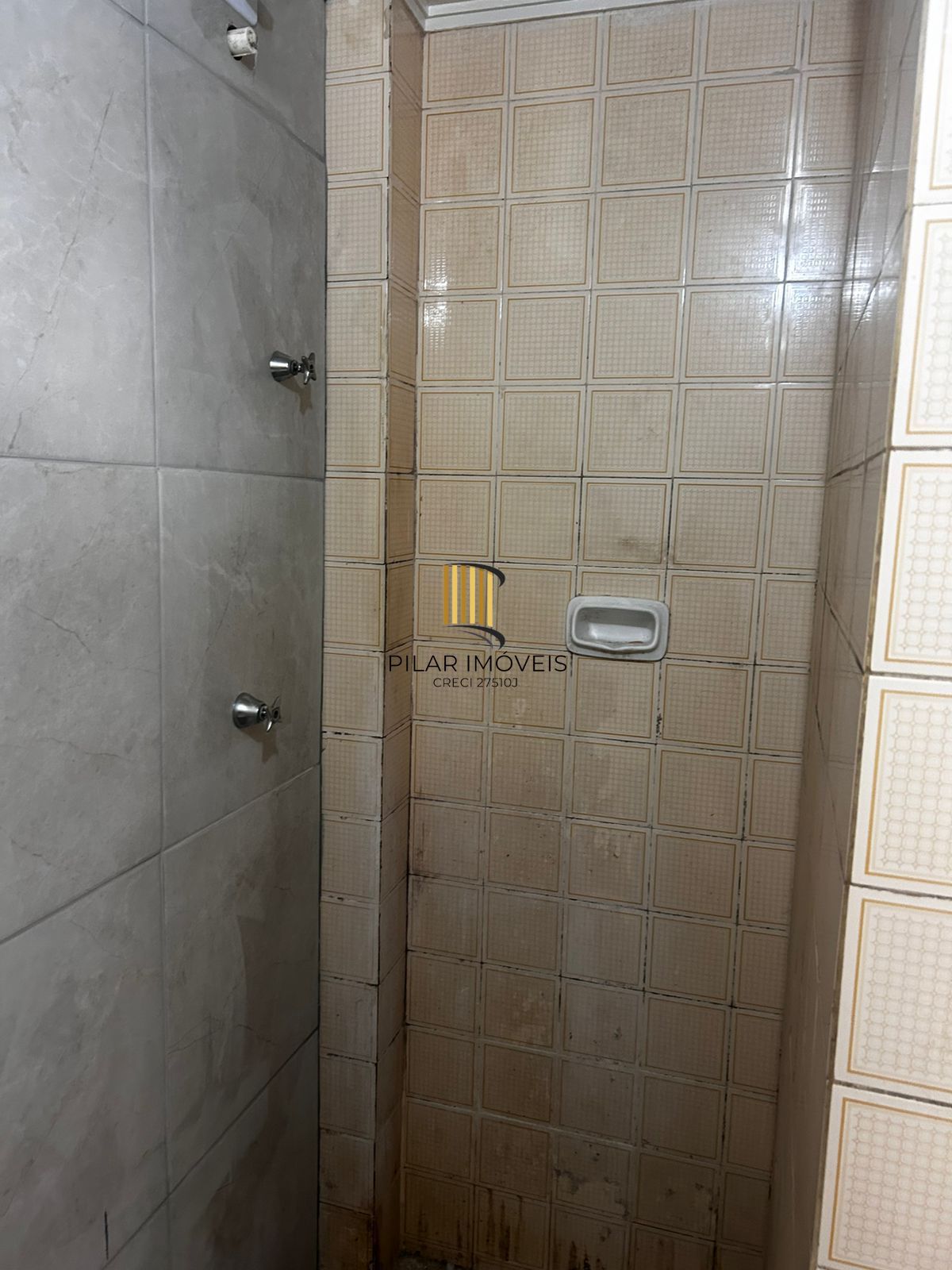 Apartamento com 01 dormitório e sem garagem