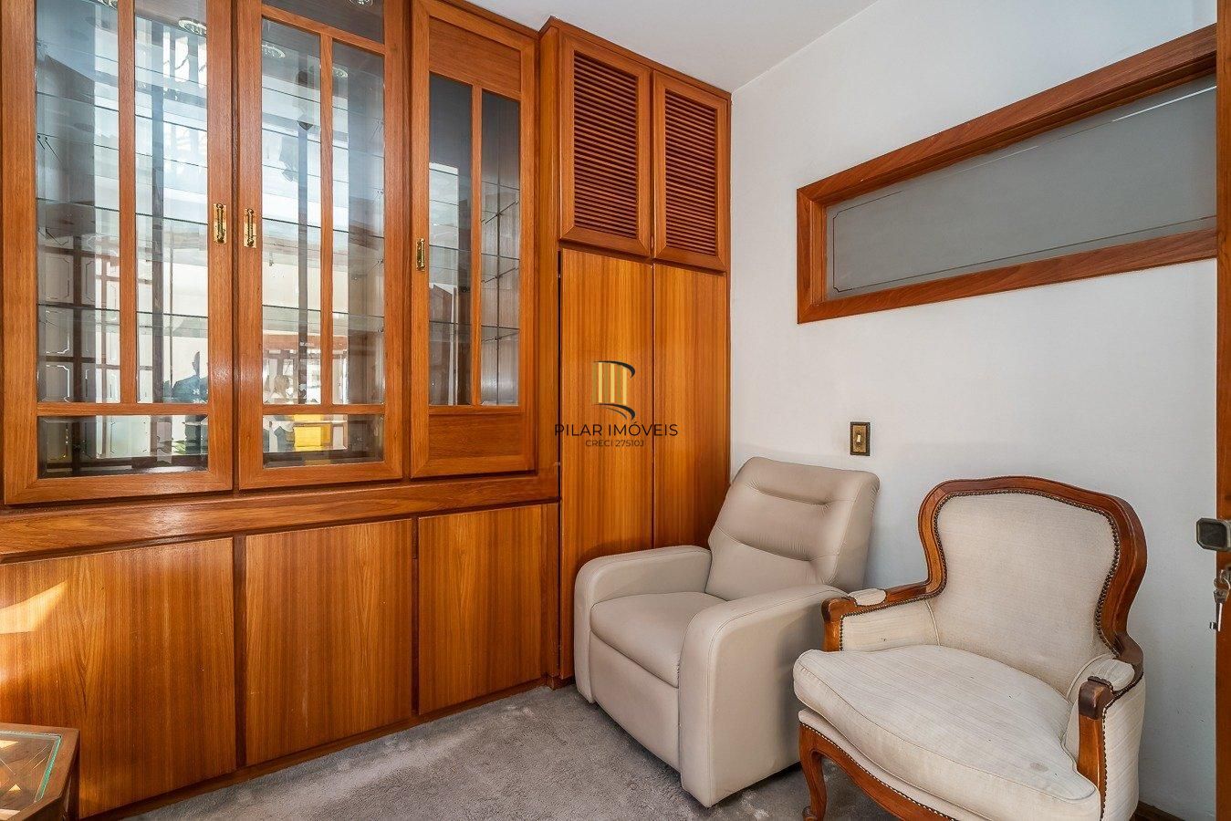 Apartamento com 03 dormitórios e 01 vaga de garagem escriturada