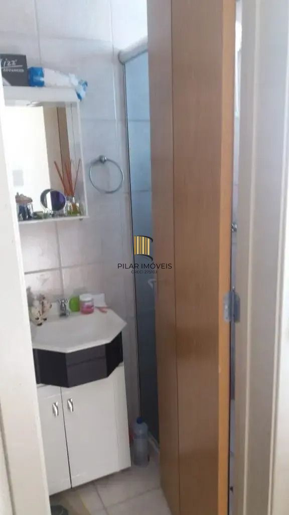 Apartamento com dois dormitórios com garagem