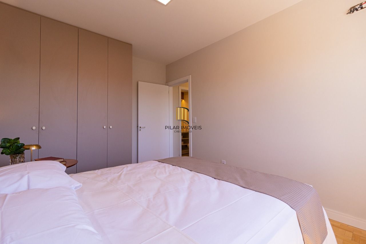 Apartamento com 02 dormitórios e com 01 vaga de garagem Mont Serrat