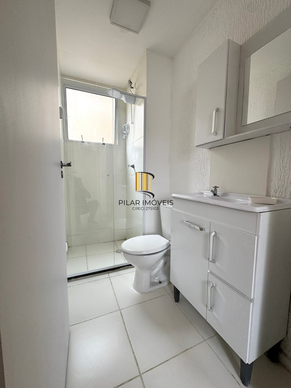Apartamento com 02 dormitórios com vaga de garagem rotativa