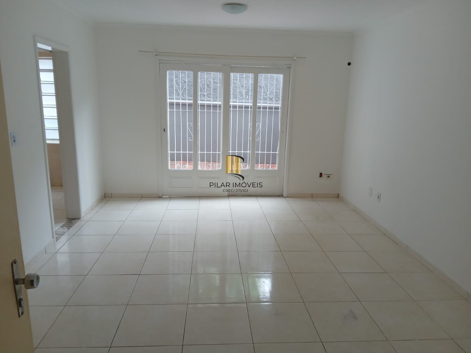 Apartamento 01 dormitório térreo sem garagem e elevador