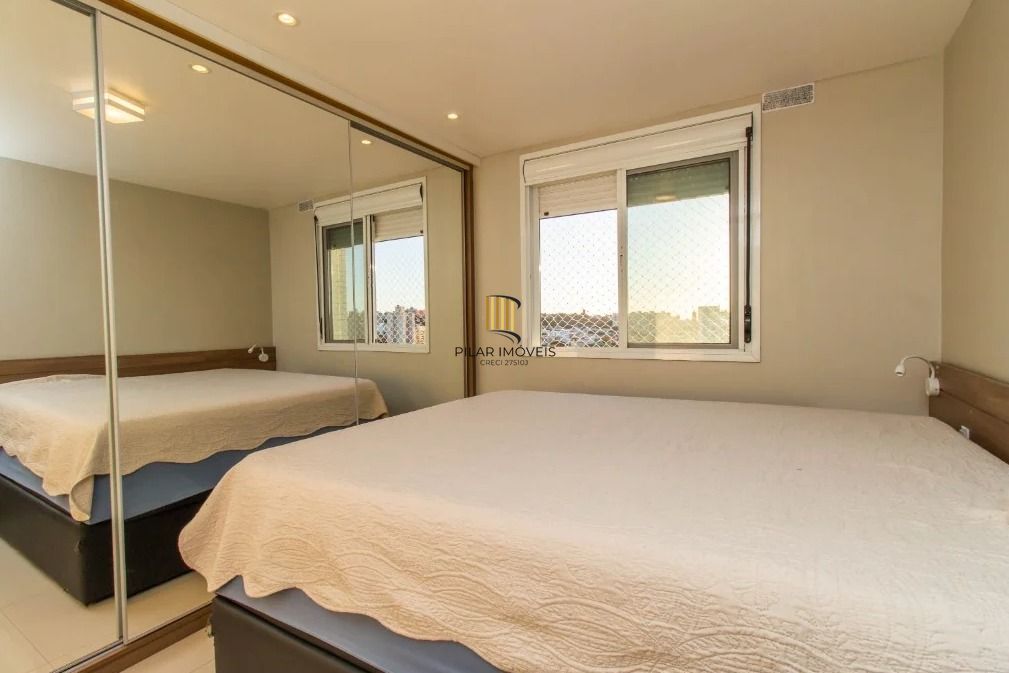 Cobertura de 01 dormitório com 02 vagas de garagens escrituradas